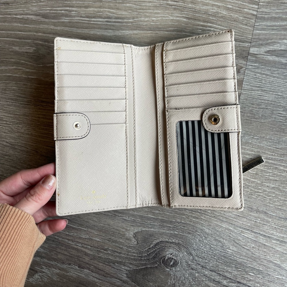 Kate Spade Wallet - Picture 2 of 5